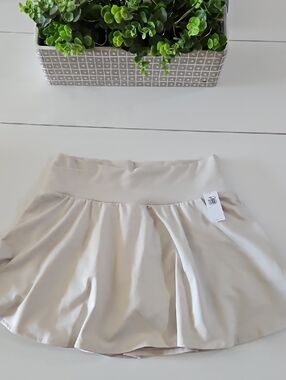 Old Navy Light Beige A-Line Skort